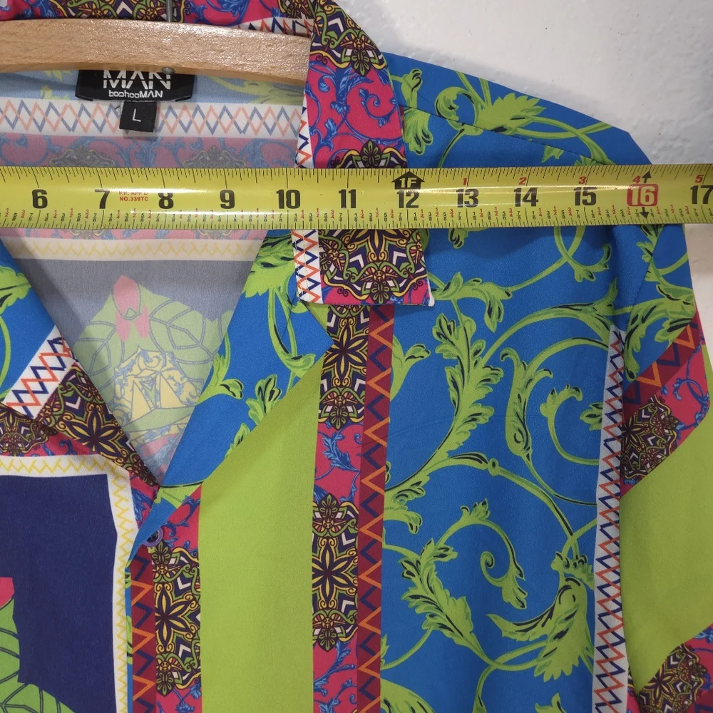 Mens Boohoo Size L Neon Green Blue Hawaiian Paisley T Shirt Short Sleeves Button - Picture 12 of 15